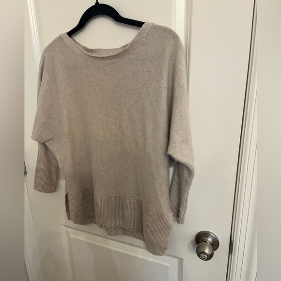 Nicole Miller Cashmere Relaxed Fit Sweater Size Large - Picture 4 of 9